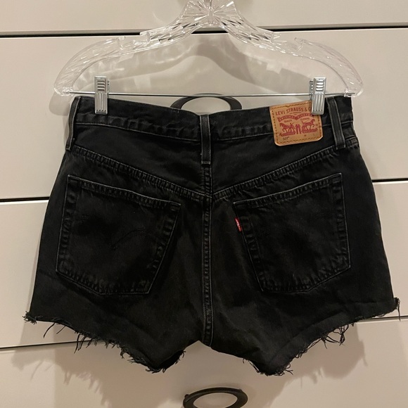 NWOT Levi’s 501 High Rise Shorts - Picture 5 of 5